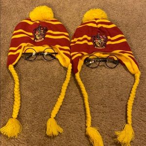 Harry Potter Gryffindor hats and glasses